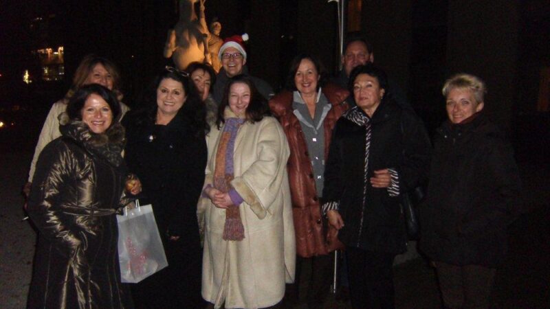 Teranerinnen im City Garden des Imperial Renaissance Hotels