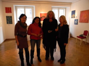 Tera-ViennART Künstlerinnen mit Doris Getreuer Tera-ViennART Künstlerinnen mit Doris Getreuer