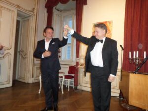 SAM_8660 Startenor Agim Hushi mit seinem Pianisten