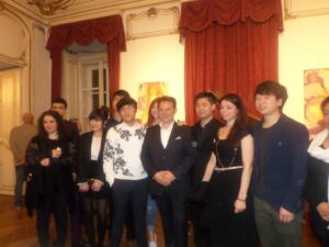 SAM_8685 Tenor Agim Hushi mit seinen GesangsschülerInnen